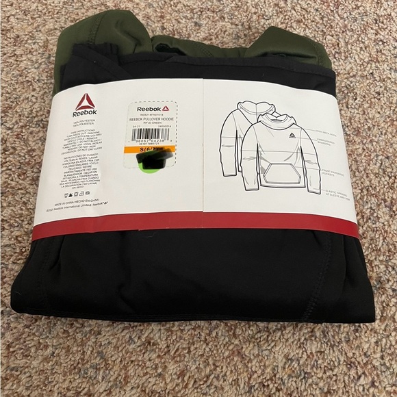 Boys Reebok fleece hoodie size small 6/7 - Picture 2 of 2